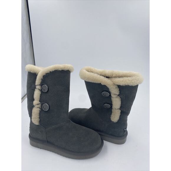 Koolaburra Shoes - Koolaburra By Ugg Gray Suede Short Faux Fur Button Boots Women's sz 5